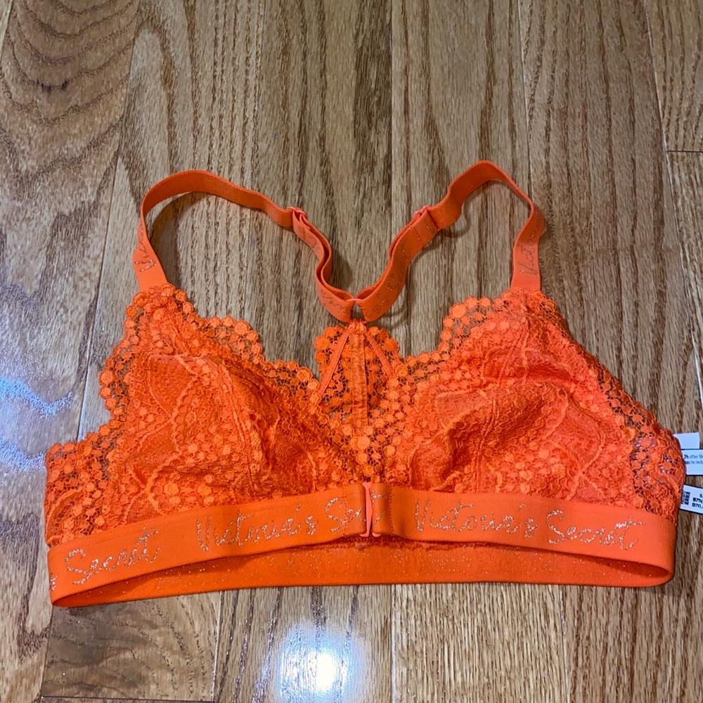 NWT Victoria’s Secret lace brallete